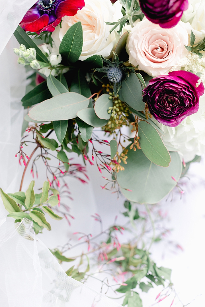 Looove this maroon wedding bouquet! "Not to be cheesy, but everything just made sense.” This Vista West Ranch wedding features the sweetest love story!! Click through to see more!