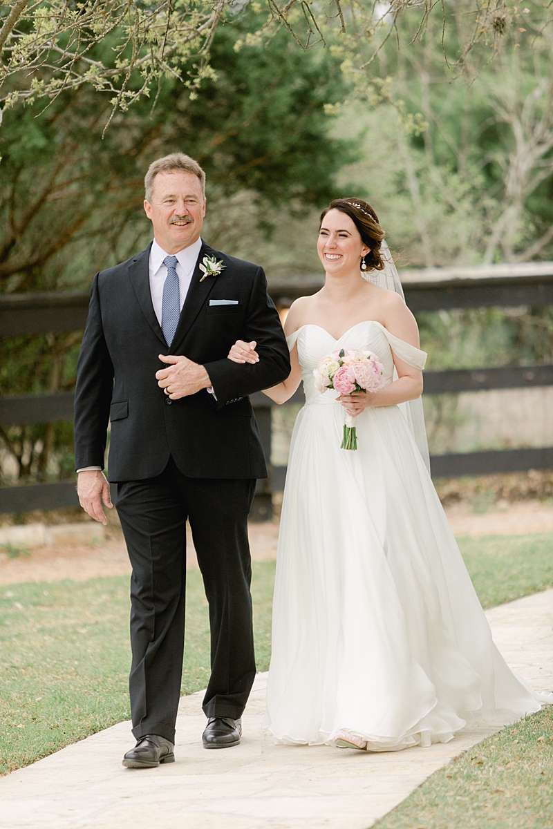 An elegant Springtime Antebellum Oaks wedding in Austin, Texas is what dreams are made of! Navy and blush accents, cookie cakes, and more!