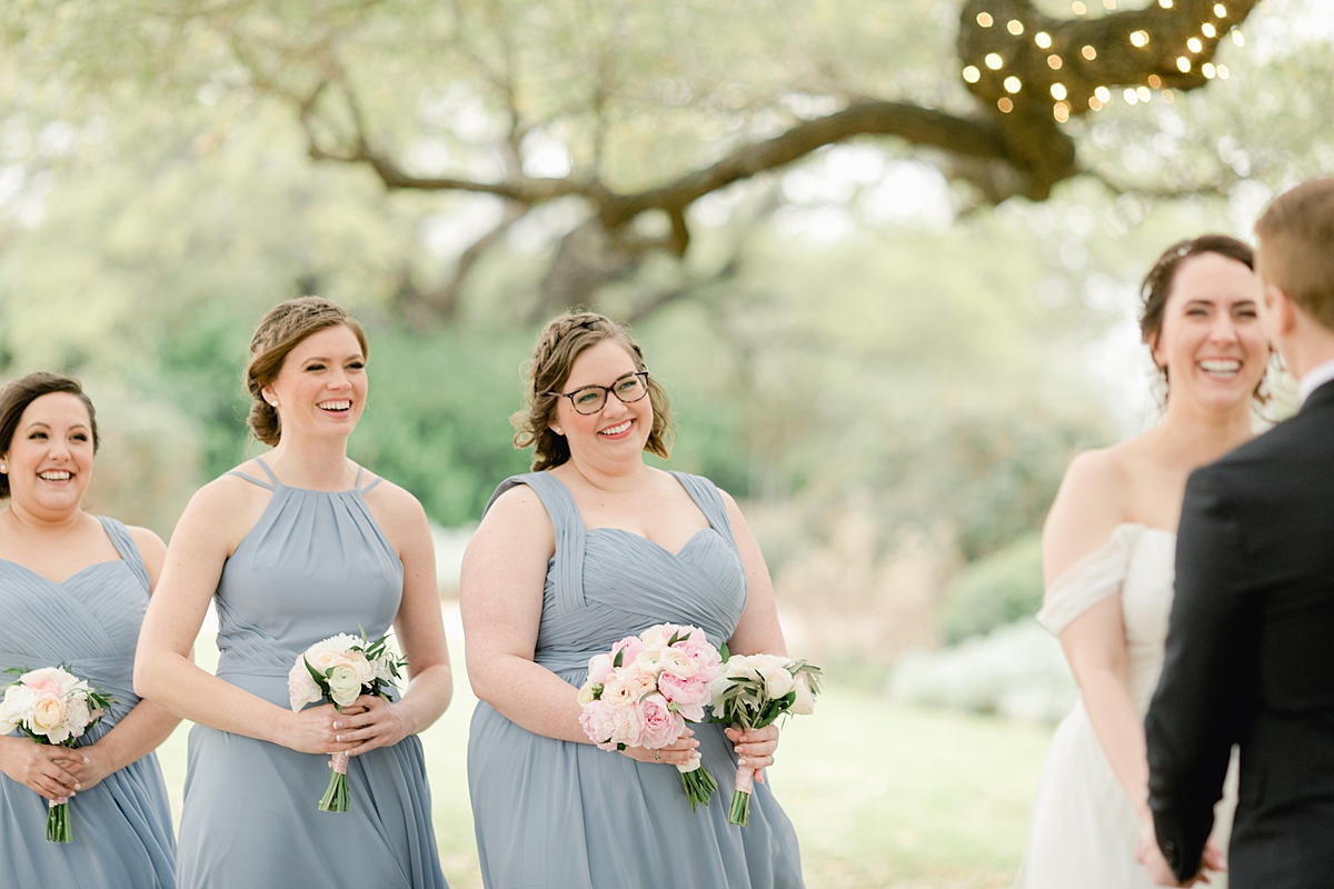 An elegant Springtime Antebellum Oaks wedding in Austin, Texas is what dreams are made of! Navy and blush accents, cookie cakes, and more!