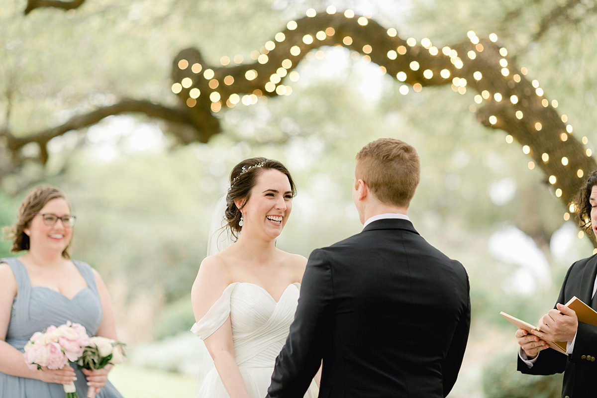 An elegant Springtime Antebellum Oaks wedding in Austin, Texas is what dreams are made of! Navy and blush accents, cookie cakes, and more!