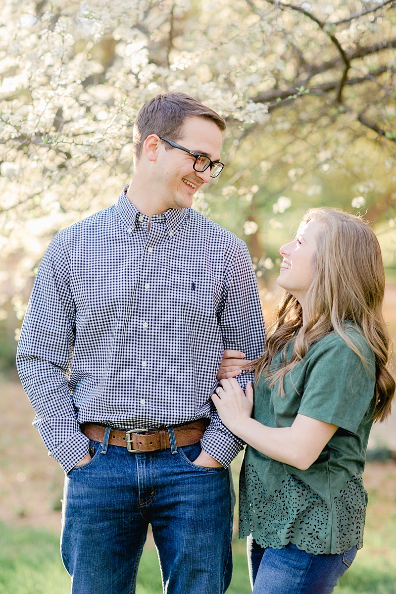 This engagement session features THREE outfits, and TWO locations!! Which one of Kelsey’s outfits are your favorite? It’s hard for me to choose...Click through to pick your favorite!