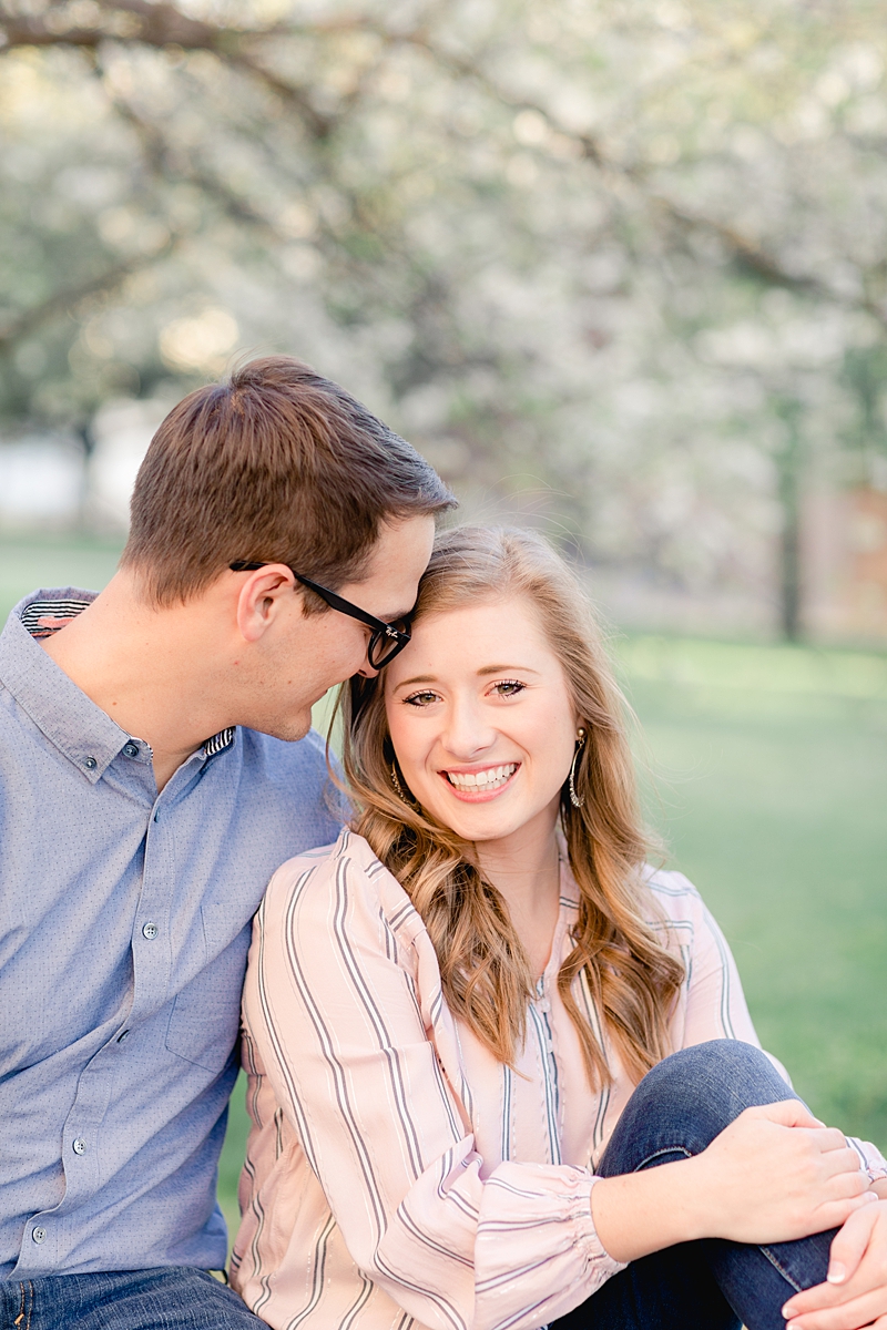 This South Austin engagement session features THREE outfits, and TWO locations!! Which one of Kelsey’s outfits are your favorite? It’s hard for me to choose...Click through to pick your favorite!