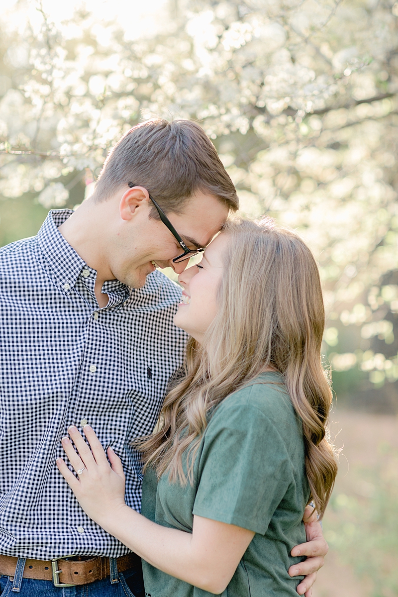 This South Austin engagement session features THREE outfits, and TWO locations!! Which one of Kelsey’s outfits are your favorite? It’s hard for me to choose...Click through to pick your favorite!