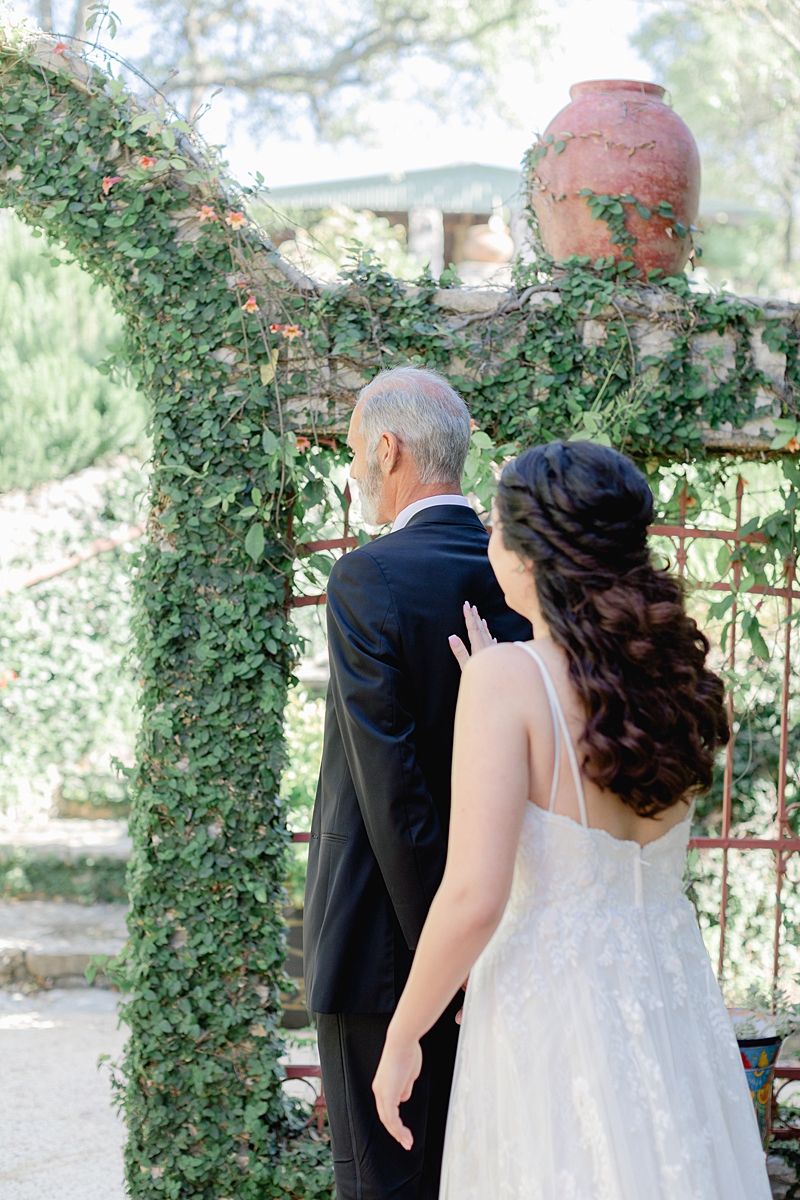 Daddy Daughter first look, at Rancho Mirando, Austin Texas wedding photographer. Click through to see all the beautiful details from this wedding!