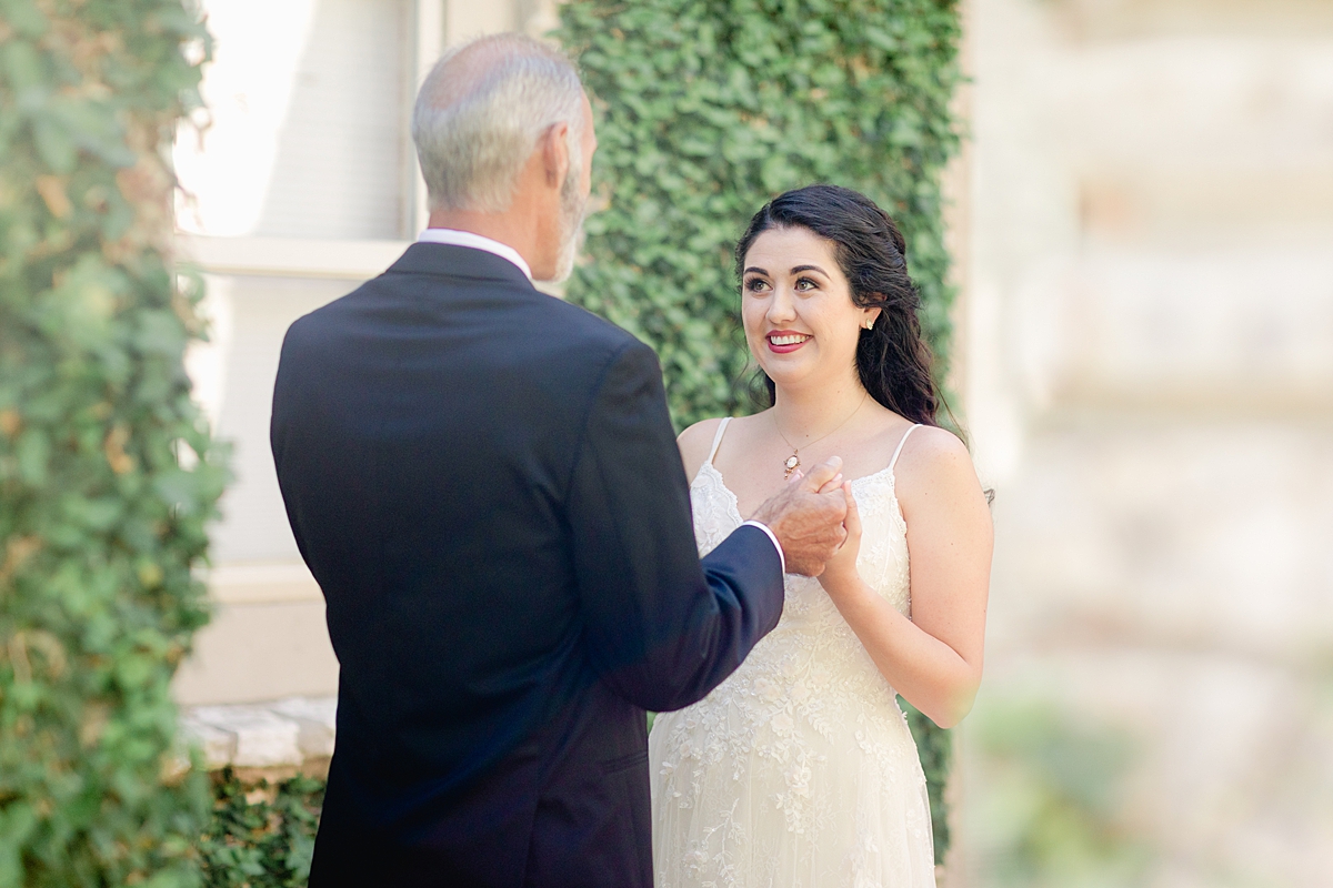 Daddy Daughter first look, at Rancho Mirando, Austin Texas wedding photographer. Click through to see all the beautiful details from this wedding!