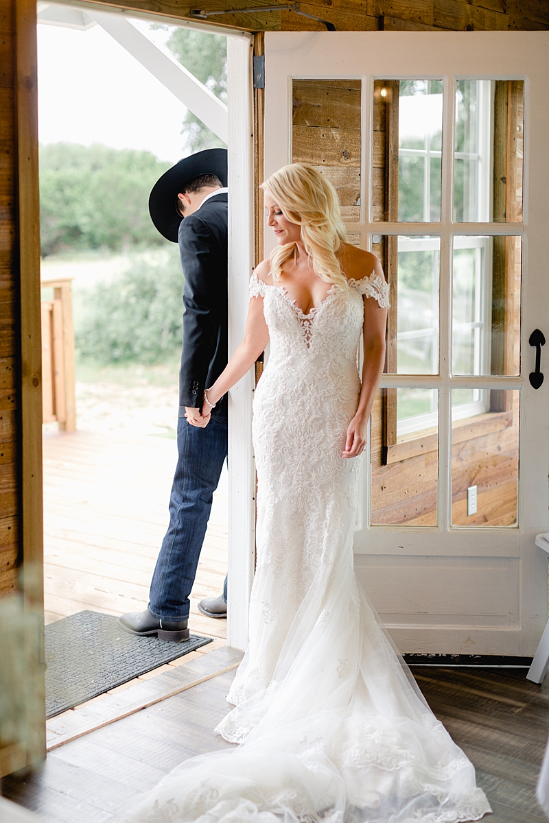 This beautiful summertime wedding at The Alexander at Creek Road features a beautiful ourdoor reception and ceremony under a huge oak tree.