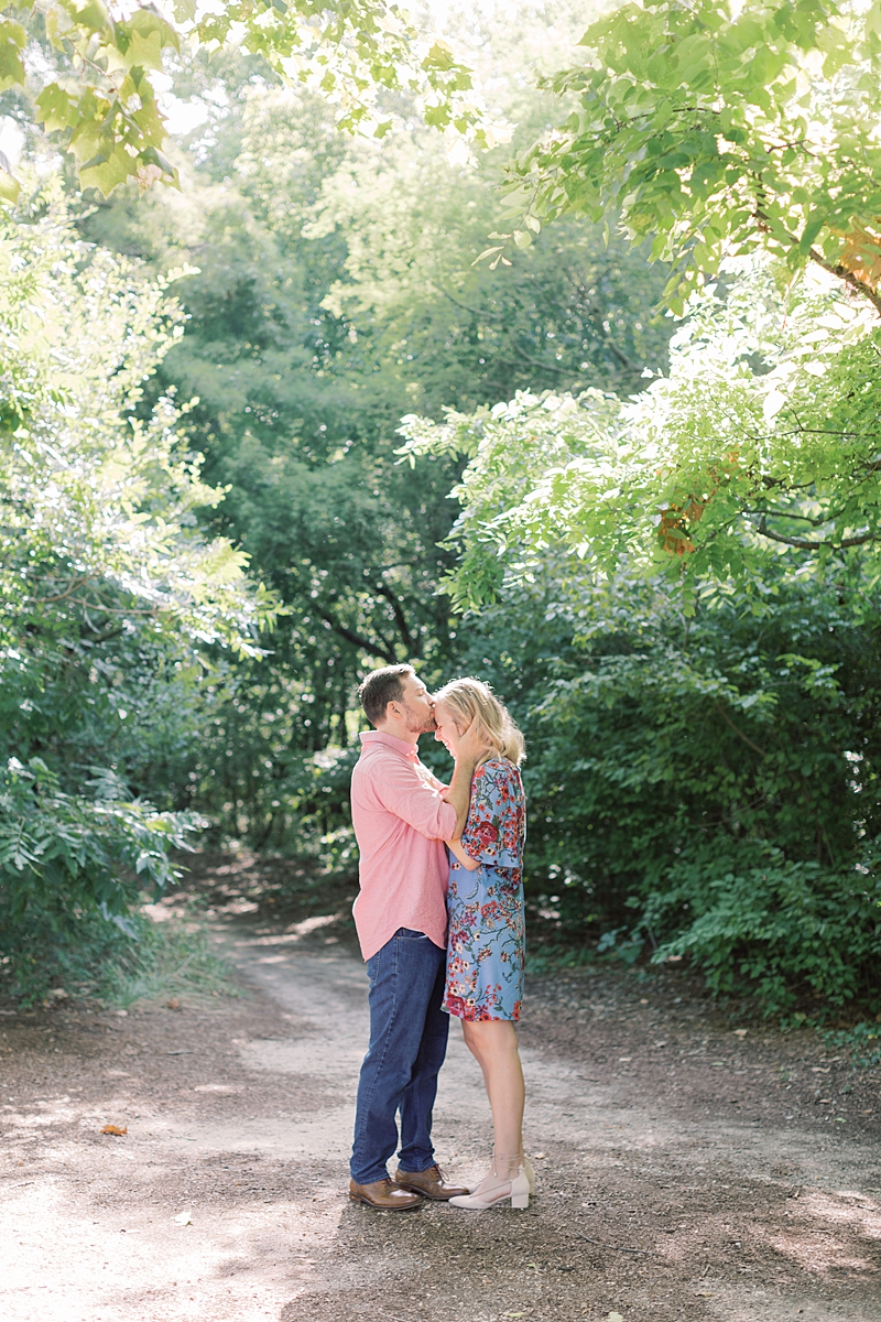 Let's talk summer engagement session. The hottest time of the year might be when you have to have yours. How do you survive and beat the heat? Especially in the Texas heat! Click through to learn what to pack and what to remember! #summerengagementsession #texassummer #engagementsession