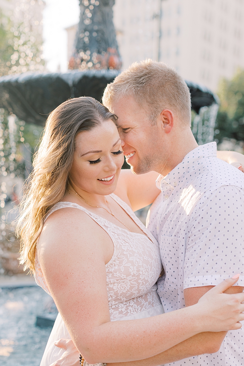 Let's talk summer engagement session. The hottest time of the year might be when you have to have yours. How do you survive and beat the heat? Especially in the Texas heat! Click through to learn what to pack and what to remember! #summerengagementsession #texassummer #engagementsession