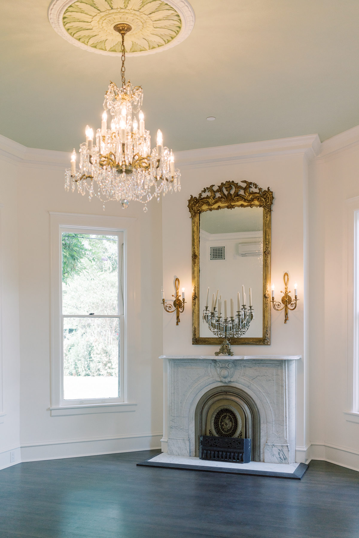 Check out this new beautiful white home wedding venue - Woodbine Mansion in Round Rock! 