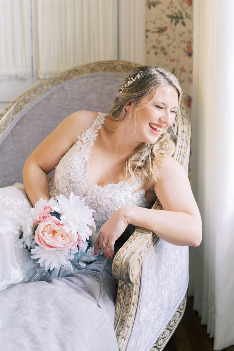 Here’s the most obvious benefit to having a bridal session: You get beautiful bridal portraits! But I’m here to tell you 21 benefits to a bridal session! #bridals #bridalsession