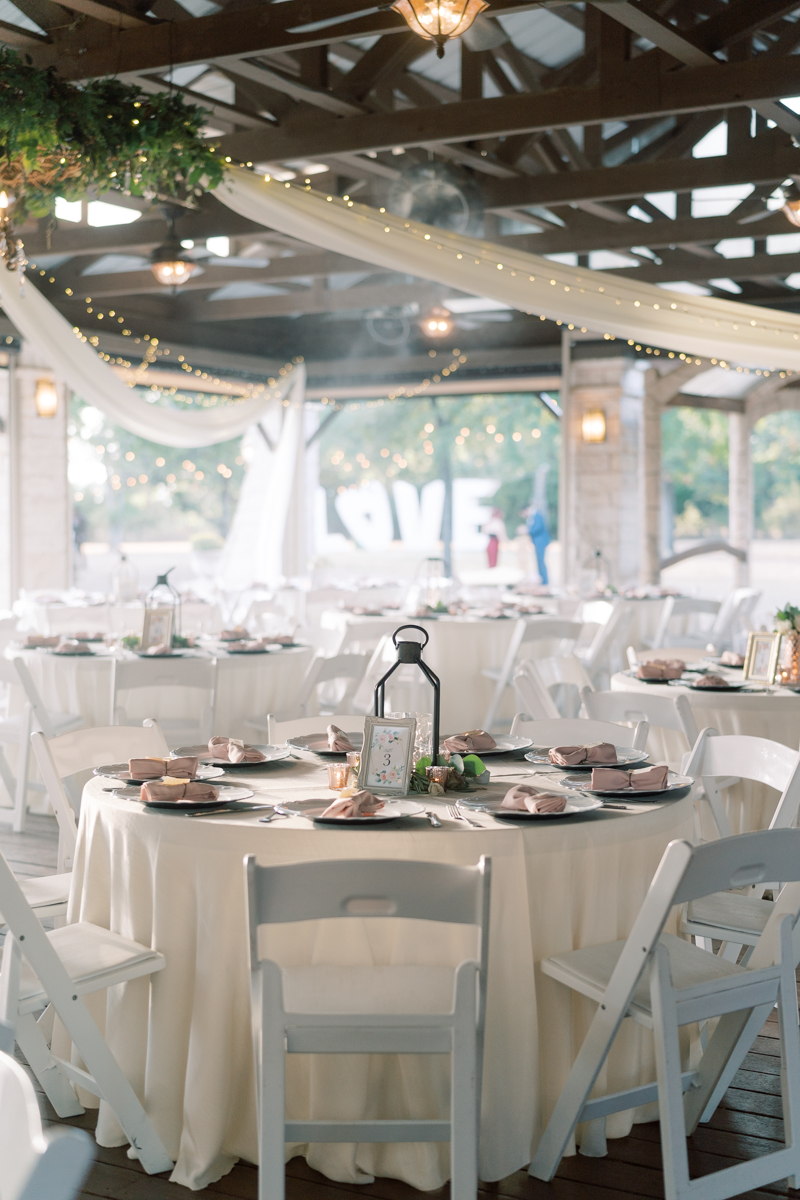 This wedding at Kindred Oaks in Austin, Texas was literally perfect! Set on a sunny September day, McKenzie had lavender, pink, and blue colors mixed in with simple, romantic details. Click through to see more of this beautiful day! 