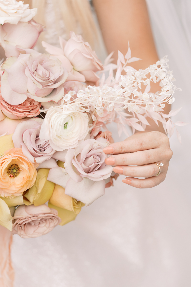 This bridal session at Laguna Gloria is the perfect classic, romantic bridals! With florals from Remi + Gold and the most sparkly, glitter wedding dress! 