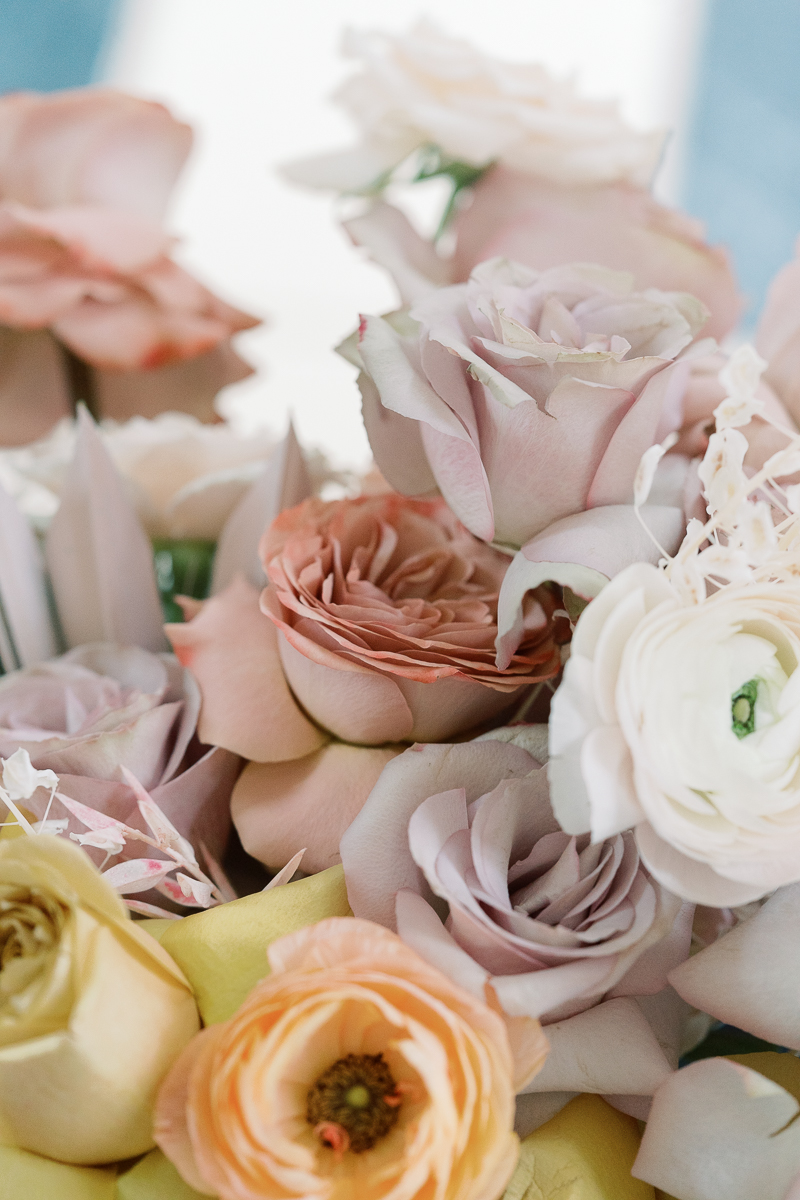 This bridal session at Laguna Gloria is the perfect classic, romantic bridals! With florals from Remi + Gold and the most sparkly, glitter wedding dress! 