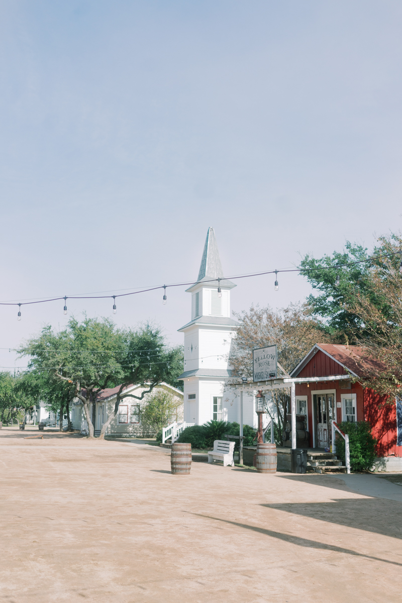 I love these wedding dayNovember Wedding at Star Hill Ranch for high school sweethearts! Star Hill Ranch is such a neat Texas Hill Country wedding venue! 