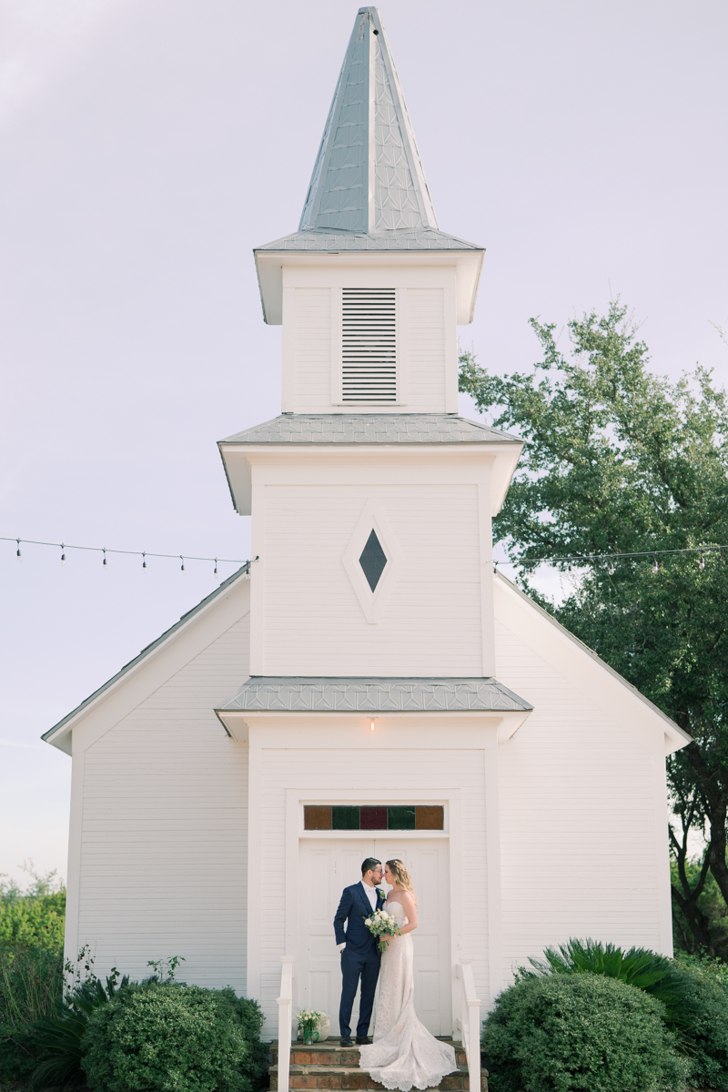 I love these wedding dayNovember Wedding at Star Hill Ranch for high school sweethearts! Star Hill Ranch is such a neat Texas Hill Country wedding venue! 
