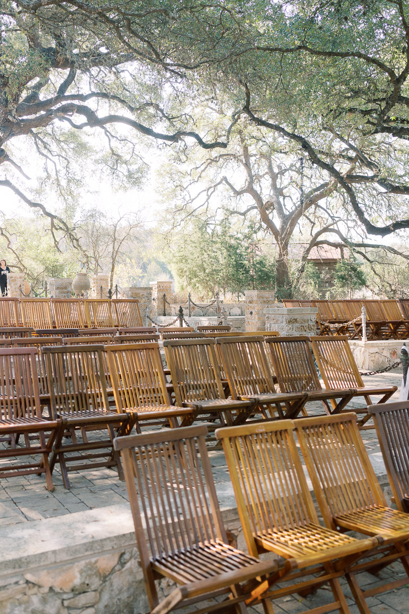 This Camp Lucy Sacred Oaks wedding was one for the books! Beautiful Texas weather, beer donkeys, what more could you ask for? You have to see it!