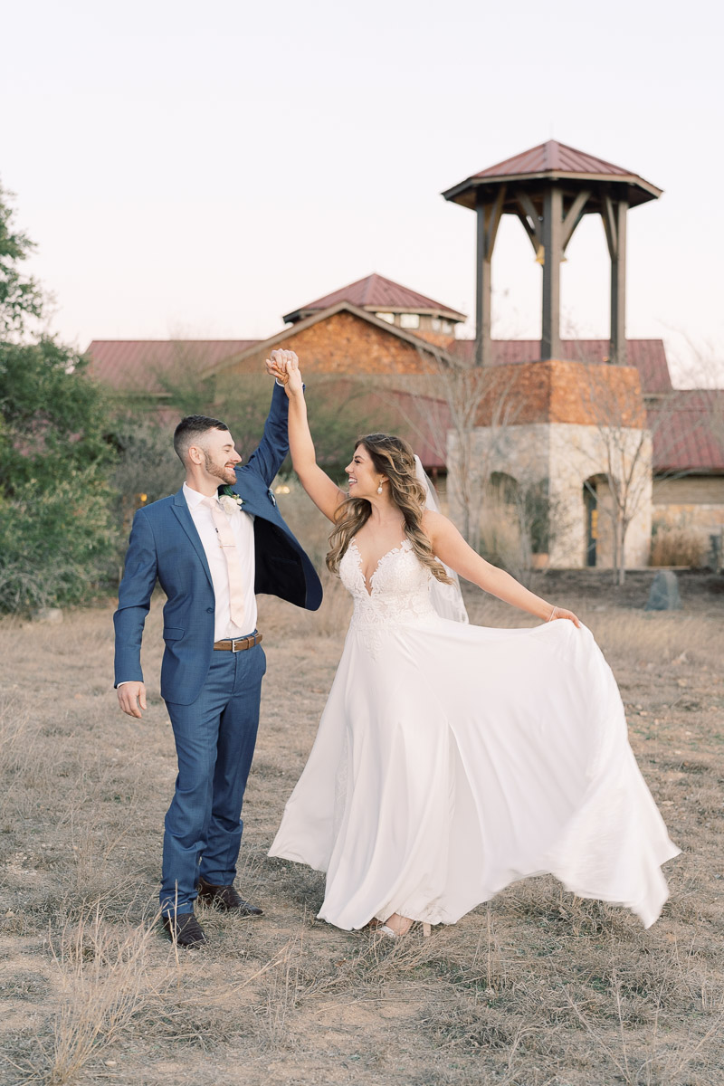The dreamiest sunset photos! This Camp Lucy Sacred Oaks wedding was one for the books! Beautiful Texas weather, beer donkeys, what more could you ask for? You have to see it!