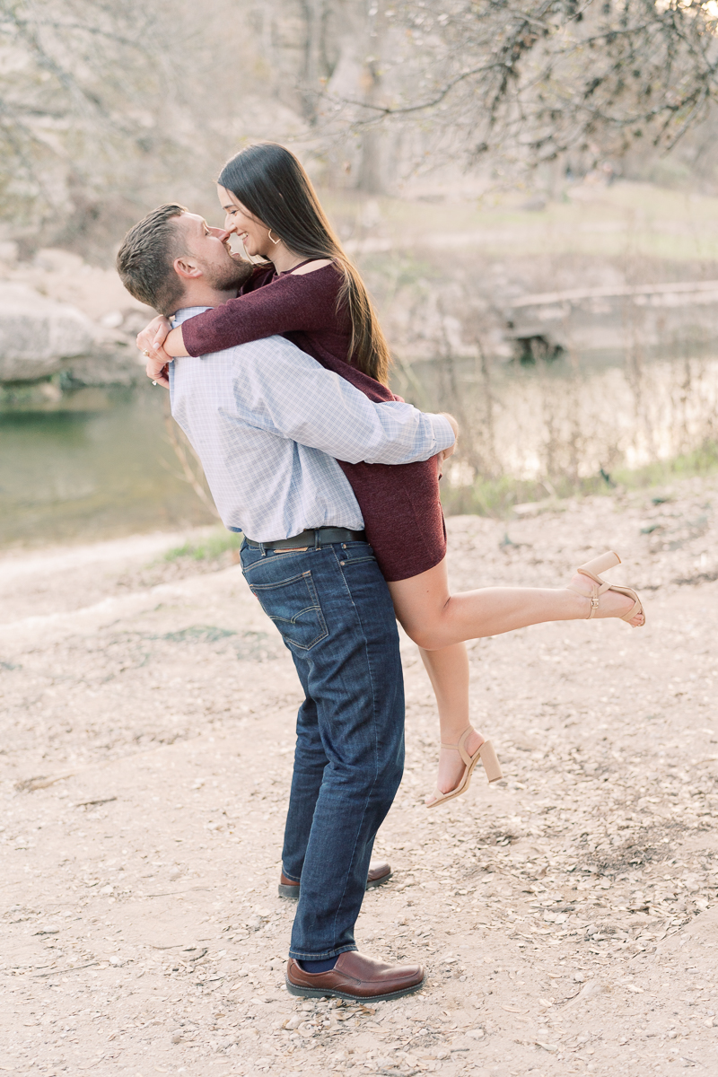 Want to see the dreamiest Bull Creek engagement session? Brooke & Jay in ATX are couple goals! Click through to see!