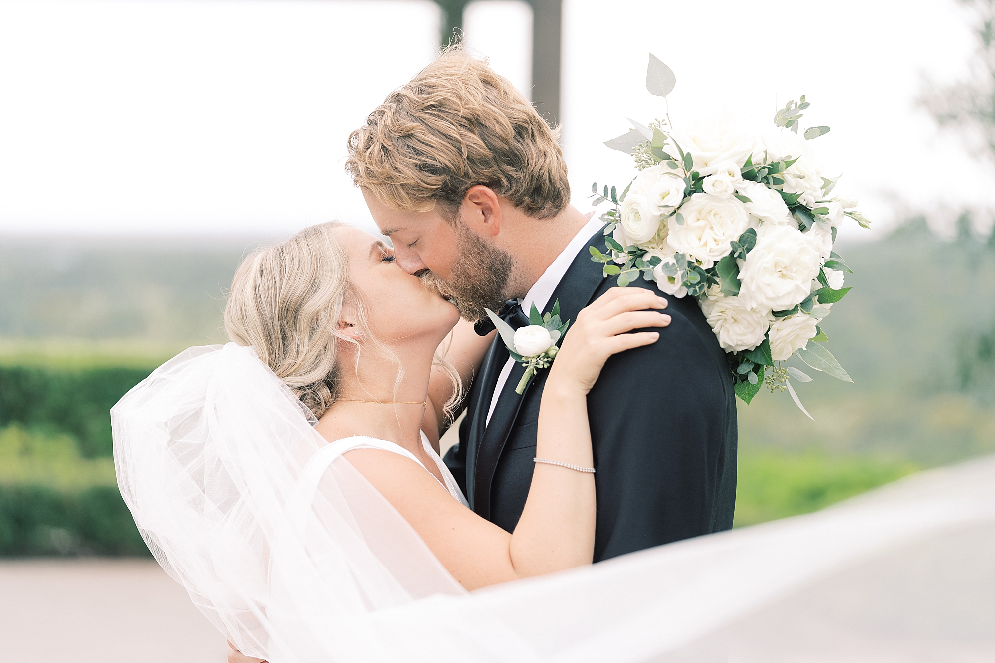 Dream vendor team = dream wedding day at at Canyonwood Ridge in Dripping Springs, TX. We knew three big things Gracey was looking forward to on their big day: the first look, exchanging their vows, and dancing!!!!! My girl has her priorities right if you ask me! Click through to see my favorite photos from their wedding day!