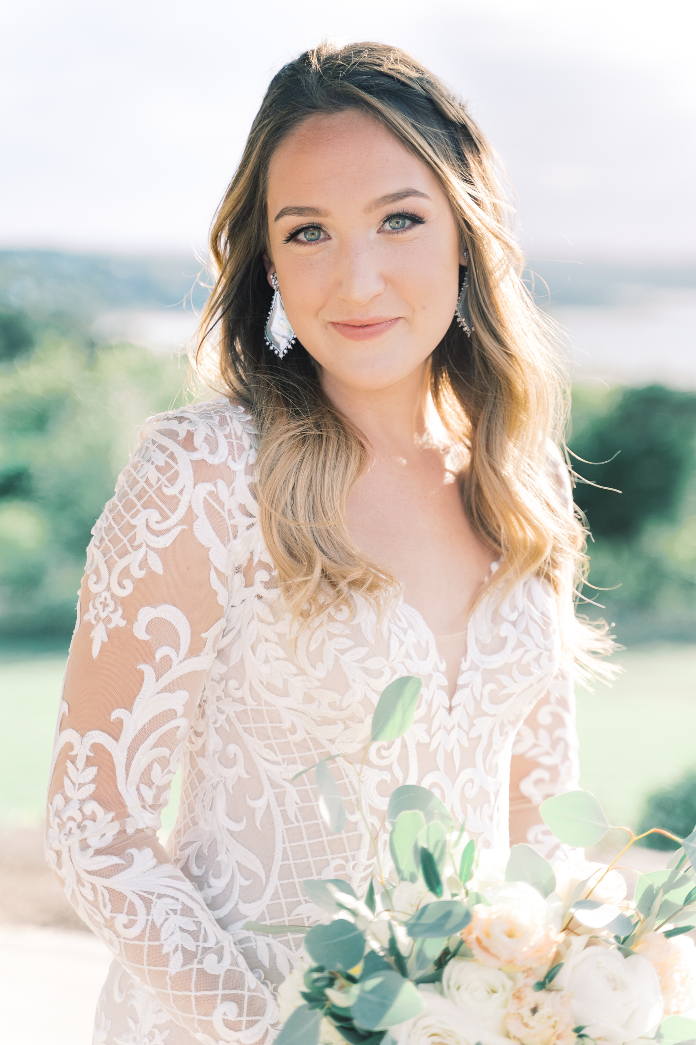 Vintage Villas is such a beautiful venue near Austin, TX with a gorgeous view of Lake Travis! Jac's bridal session is one of my favs! Her dress is so gorgeous - it's form fitting boho long sleeve dress, and sheer lace embroidered! Click here to see!!