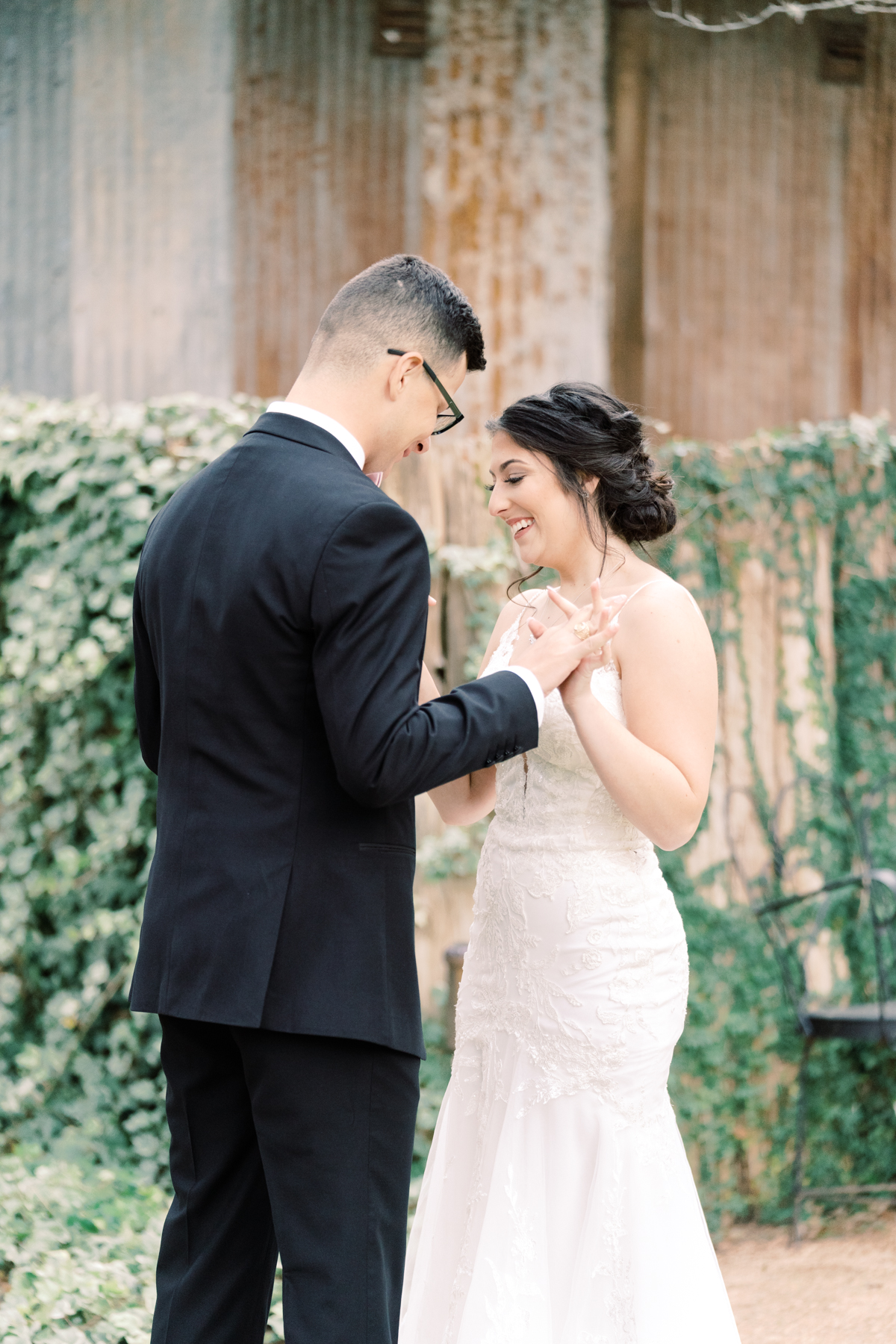 This gorgeous wedding day at Vista West Ranch features a perfect fall pallet, gorgeous florals from Whim Hospitality, and the sweetest couple!