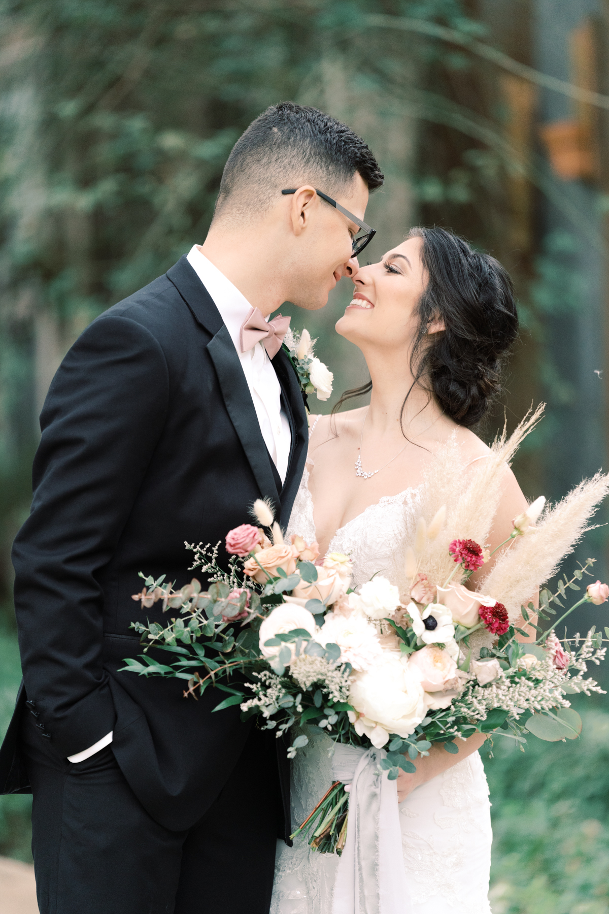 This gorgeous wedding day at Vista West Ranch features a perfect fall pallet, gorgeous florals from Whim Hospitality, and the sweetest couple!