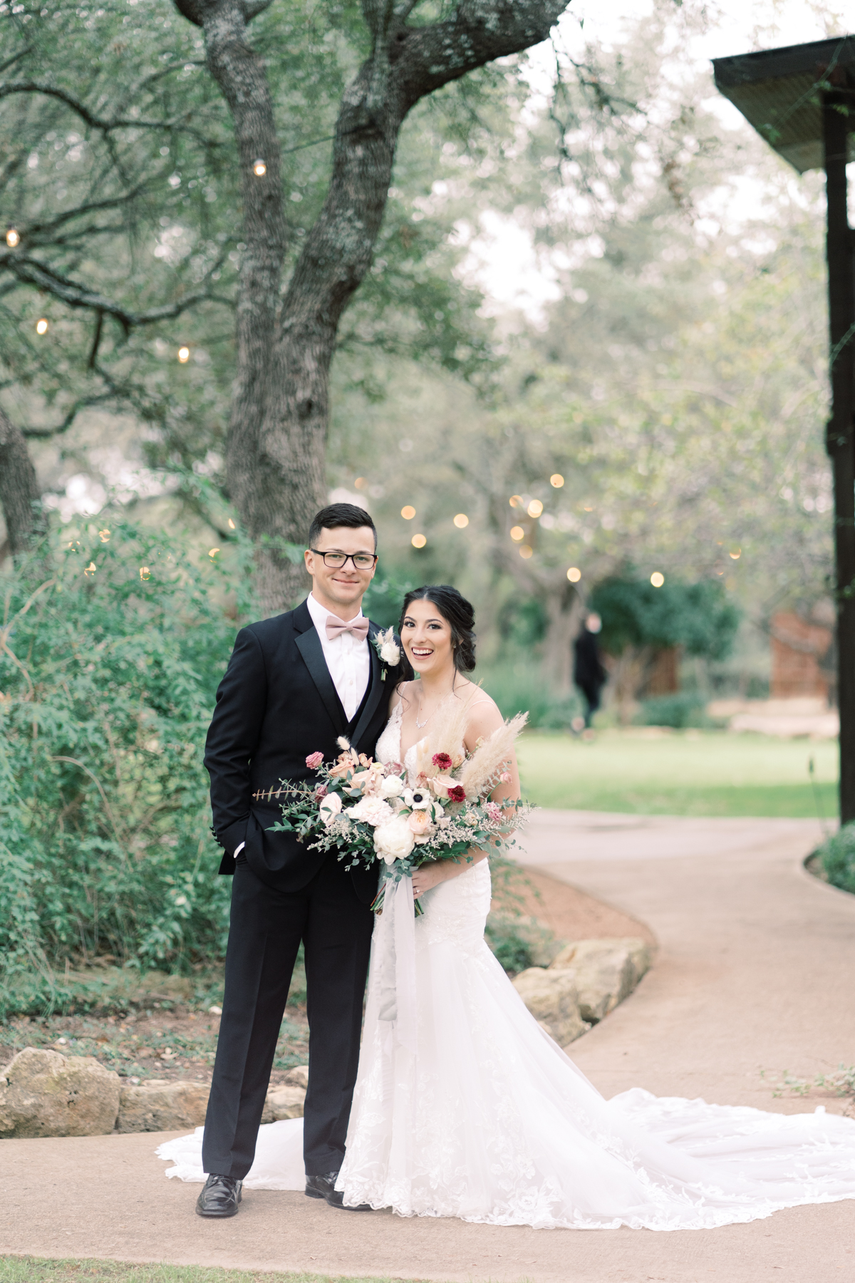 This gorgeous wedding day at Vista West Ranch features a perfect fall pallet, gorgeous florals from Whim Hospitality, and the sweetest couple!