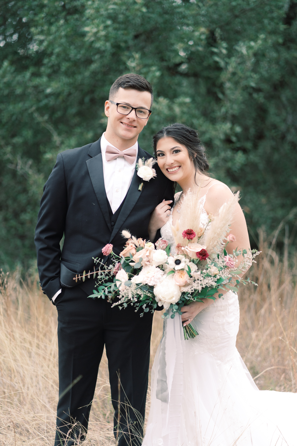 This gorgeous wedding day at Vista West Ranch features a perfect fall pallet, gorgeous florals from Whim Hospitality, and the sweetest couple!