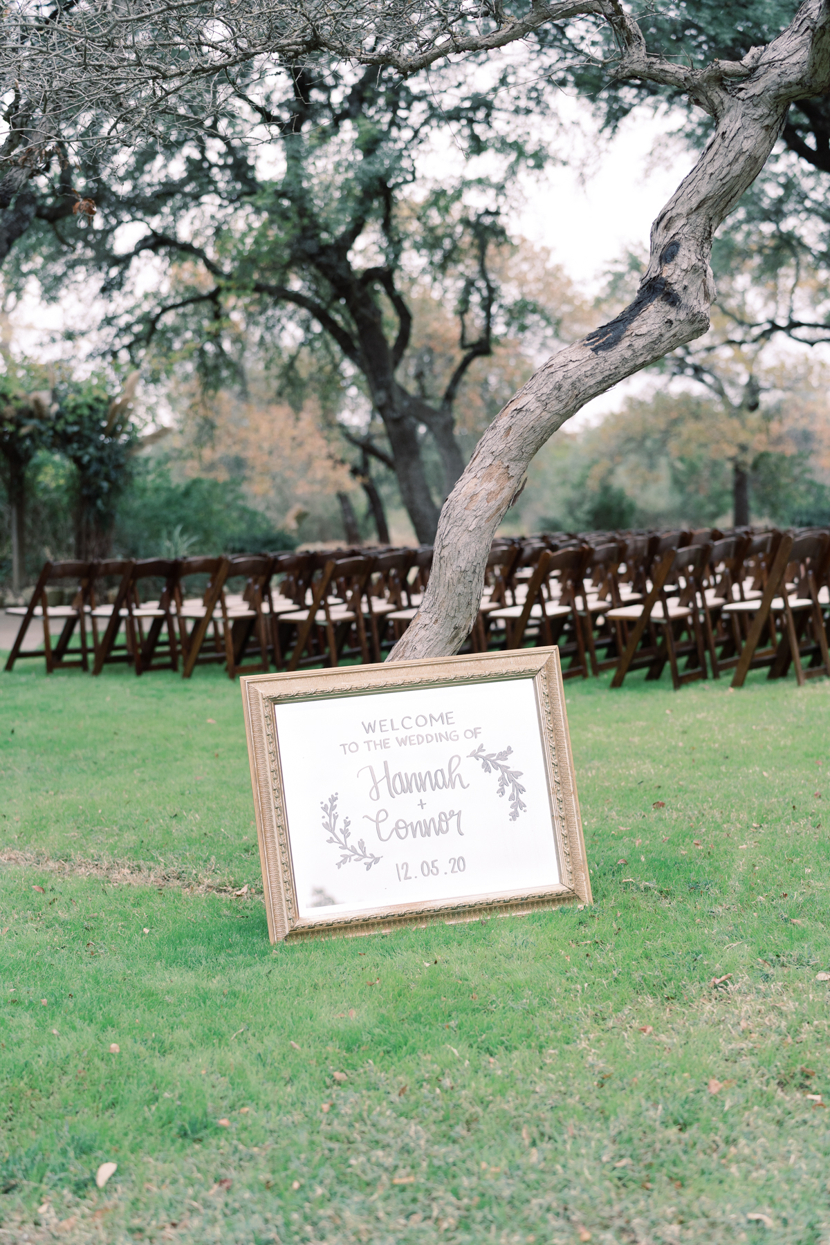 This gorgeous wedding day at Vista West Ranch features a perfect fall pallet, gorgeous florals from Whim Hospitality, and the sweetest couple!