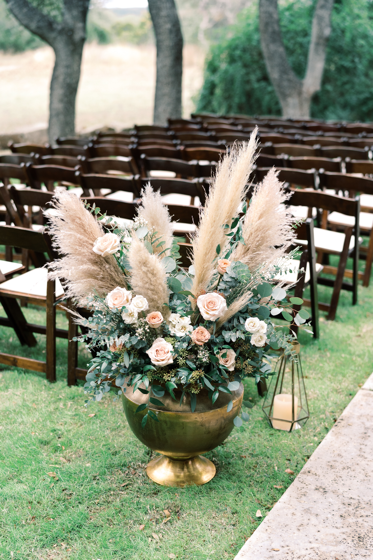 This gorgeous wedding day at Vista West Ranch features a perfect fall pallet, gorgeous florals from Whim Hospitality, and the sweetest couple!