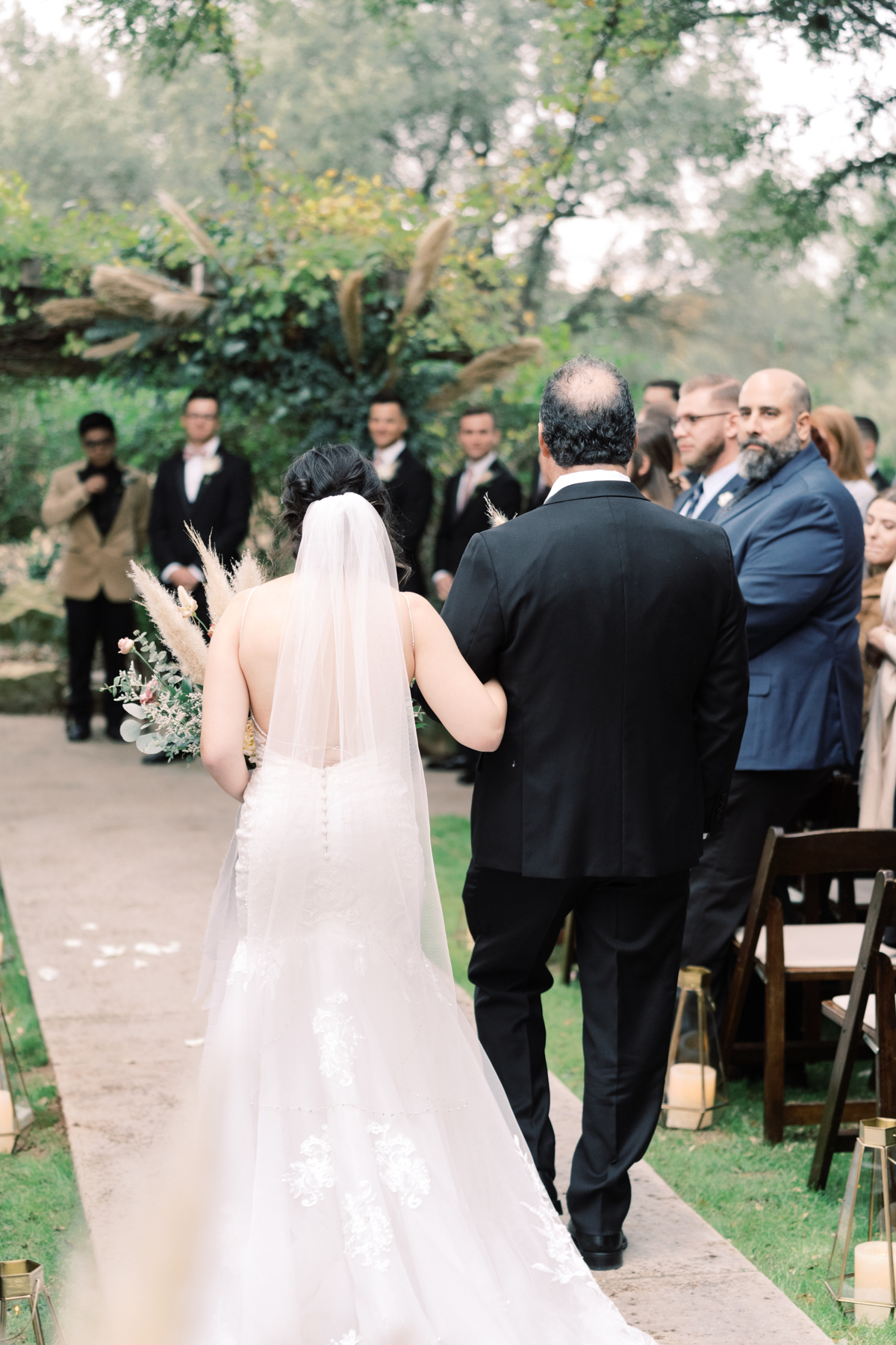 This gorgeous wedding day at Vista West Ranch features a perfect fall pallet, gorgeous florals from Whim Hospitality, and the sweetest couple!