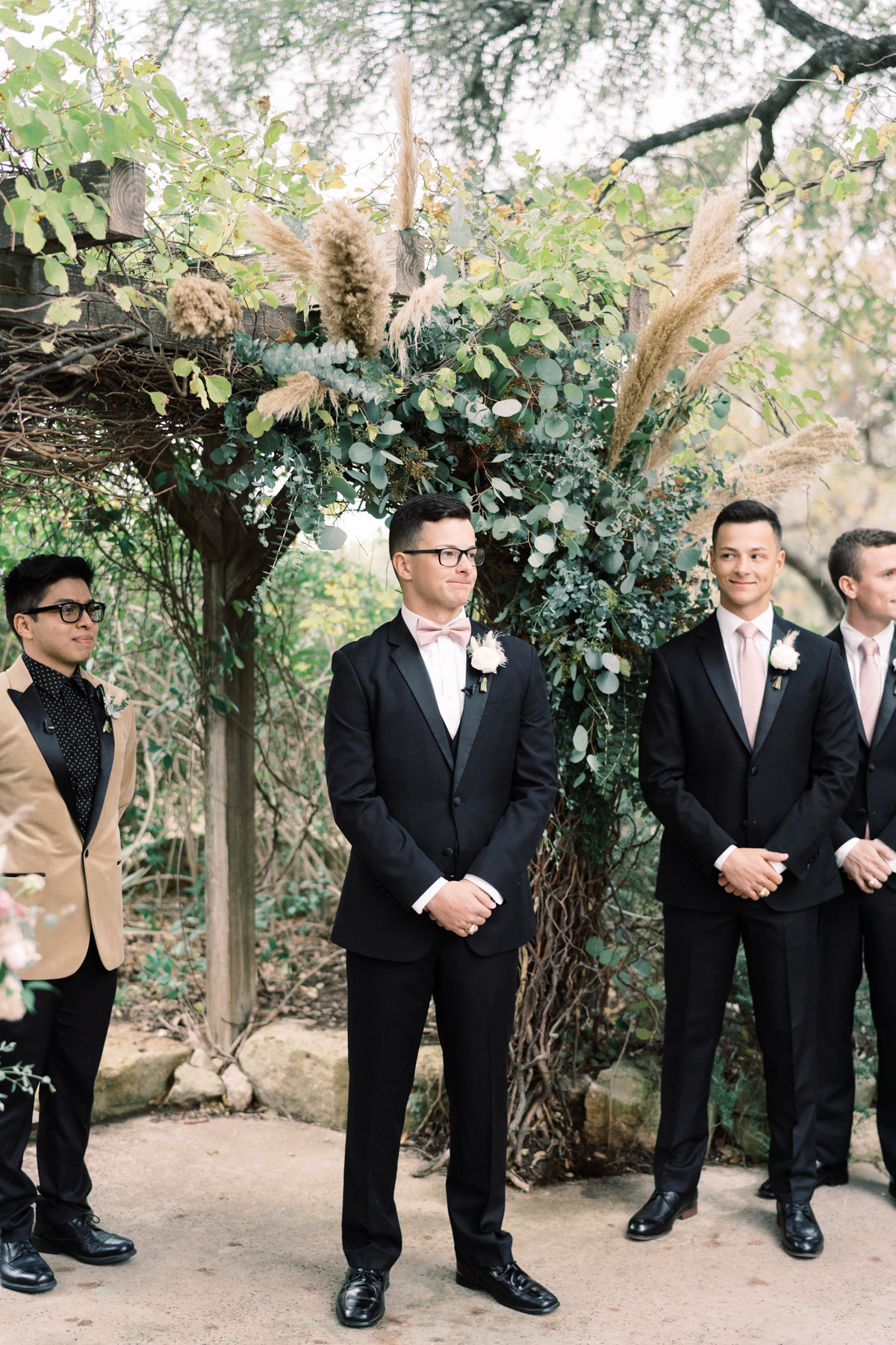 This gorgeous wedding day at Vista West Ranch features a perfect fall pallet, gorgeous florals from Whim Hospitality, and the sweetest couple!