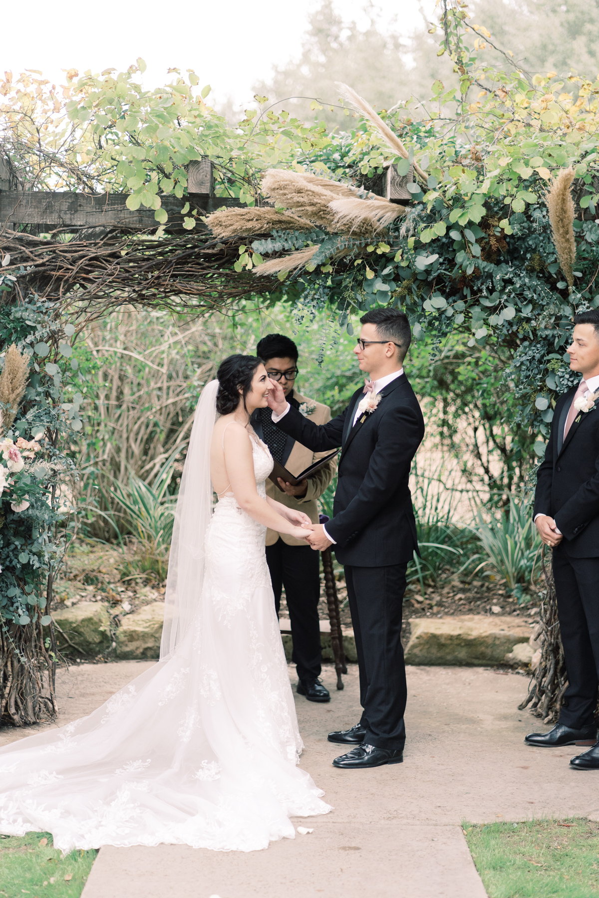 This gorgeous wedding day at Vista West Ranch features a perfect fall pallet, gorgeous florals from Whim Hospitality, and the sweetest couple!