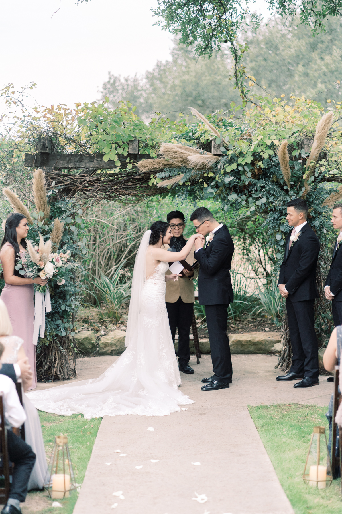 This gorgeous wedding day at Vista West Ranch features a perfect fall pallet, gorgeous florals from Whim Hospitality, and the sweetest couple!