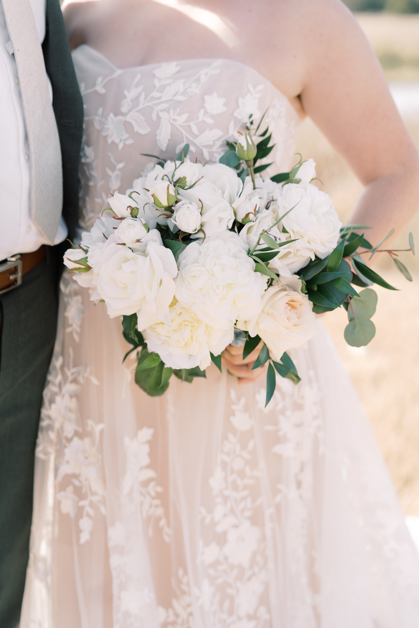 These two tied the knot in their backyard at their sunny minimony in Austin, Texas! It was such a beautiful small ceremony, and the meaningful details they added made the day so sentimental and true to them!