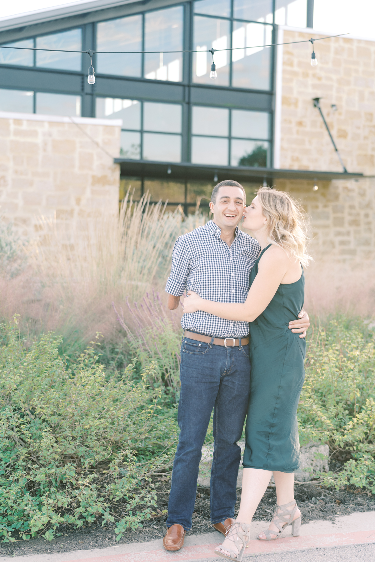 I mean, a lifestyle engagement session at at Deep Eddy Distillery, one of the coolest bars in Austin, Texas? What more could you ask for? #austinengagementsession #atxphotoshoot