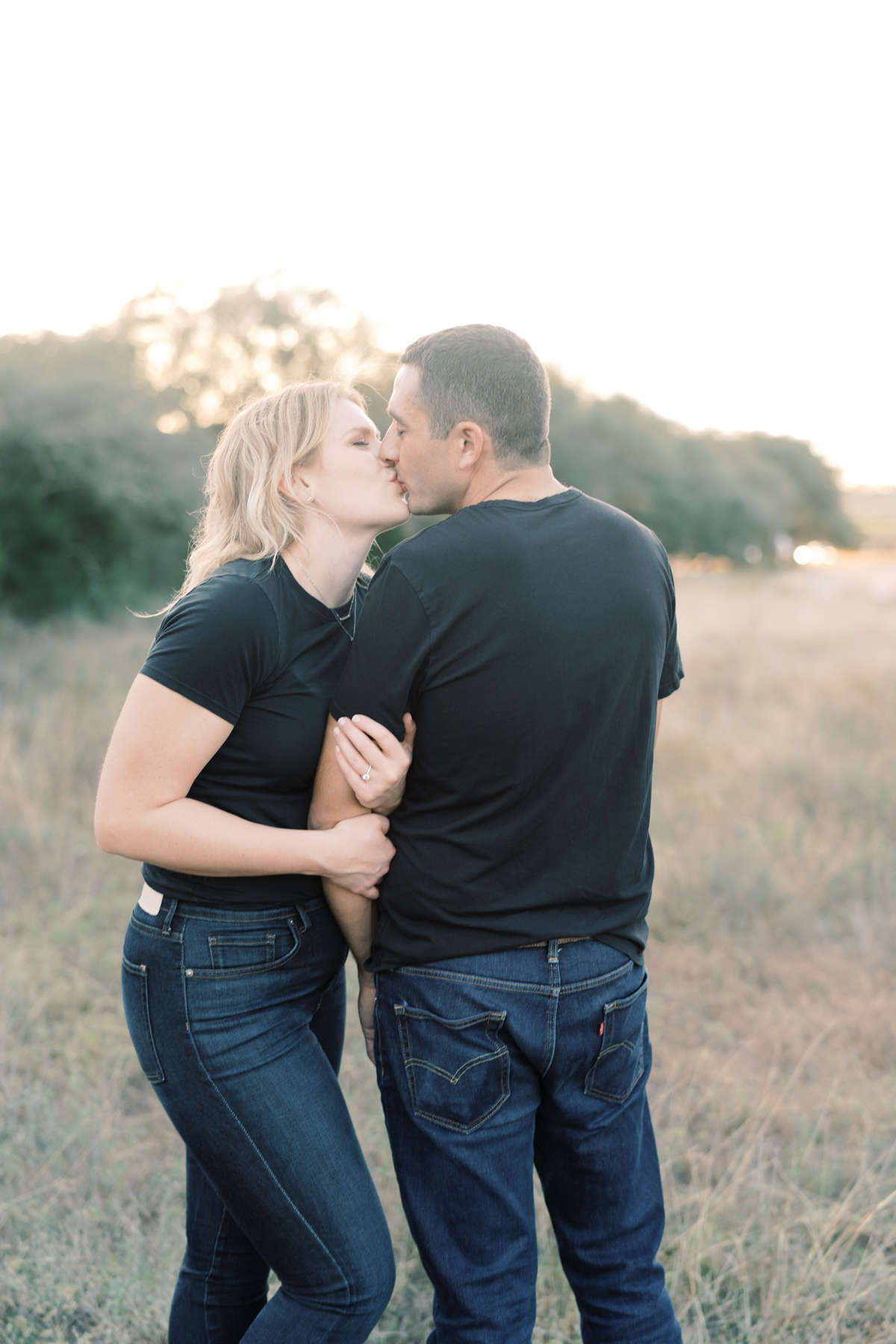 I mean, a lifestyle engagement session at at Deep Eddy Distillery, one of the coolest bars in Austin, Texas? What more could you ask for? #austinengagementsession #atxphotoshoot