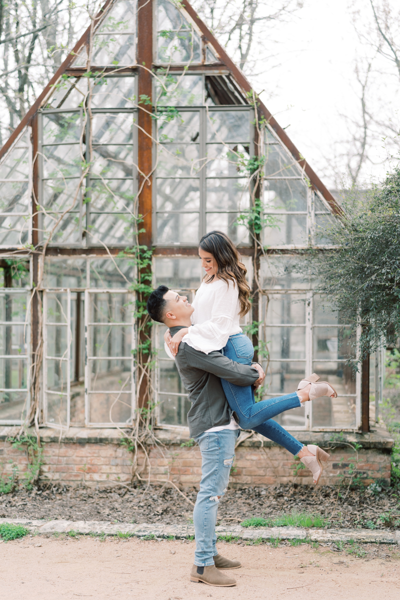 If you're seeking the coolest Austin, Texas engagement session location, I've got it right here! Sekrit Theater is such a gem!