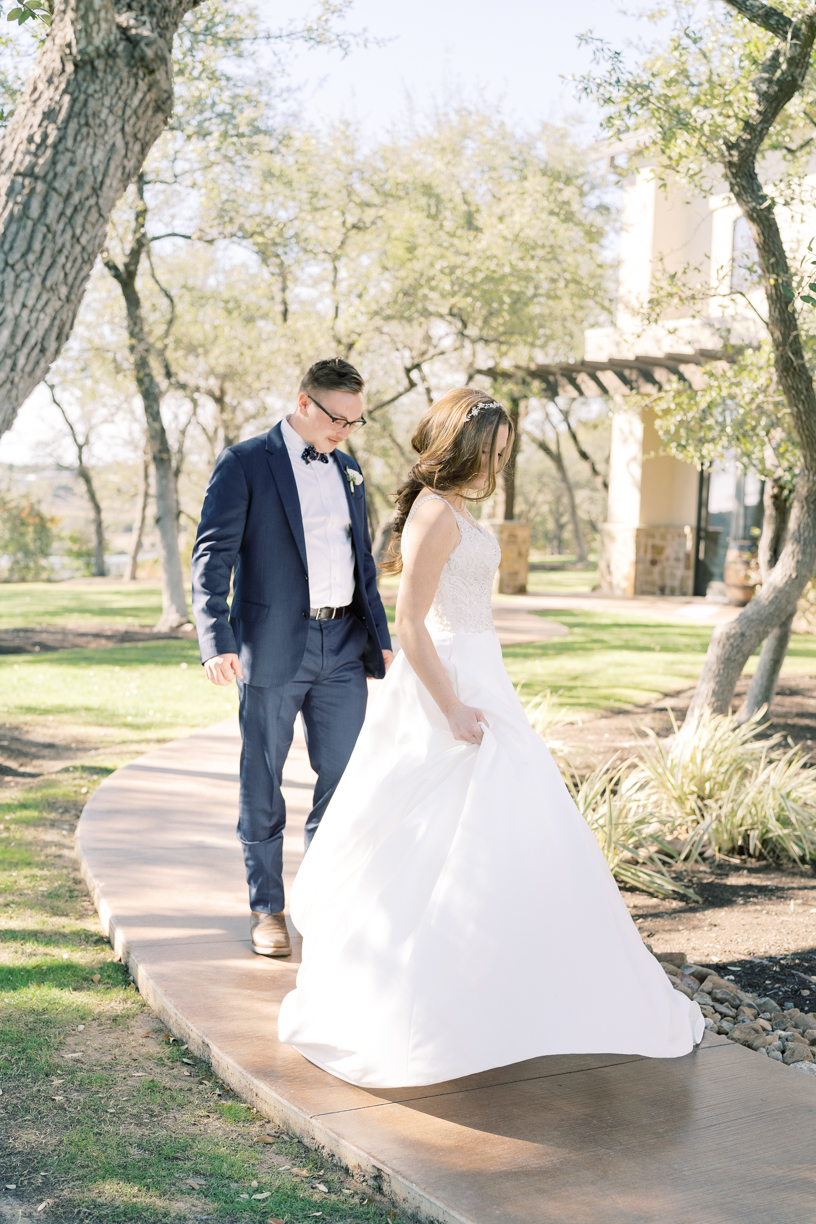 There are so many gorgeous first look locations at Canyonwood Ridge! Friends, it could not have been a more gorgeous day at Amanda & Austin's Canyonwood Ridge wedding day! You have to see!