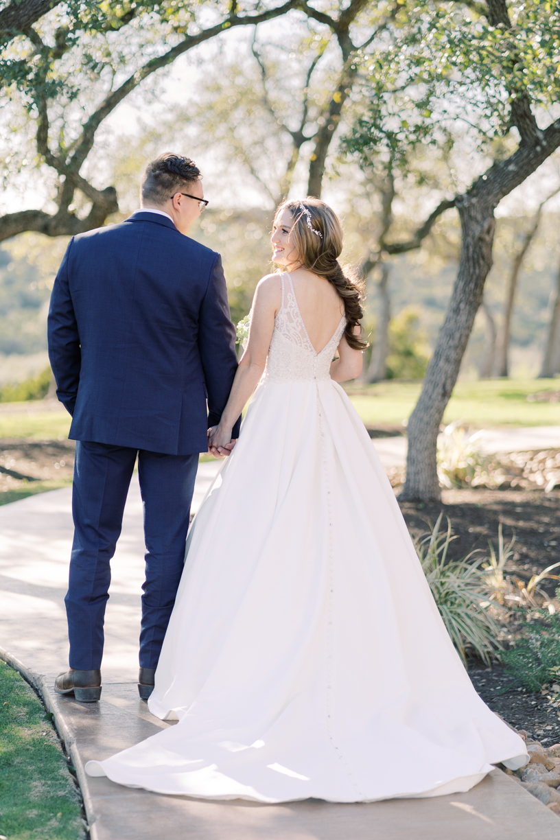 There are so many gorgeous first look locations at Canyonwood Ridge! Friends, it could not have been a more gorgeous day at Amanda & Austin's Canyonwood Ridge wedding day! You have to see!