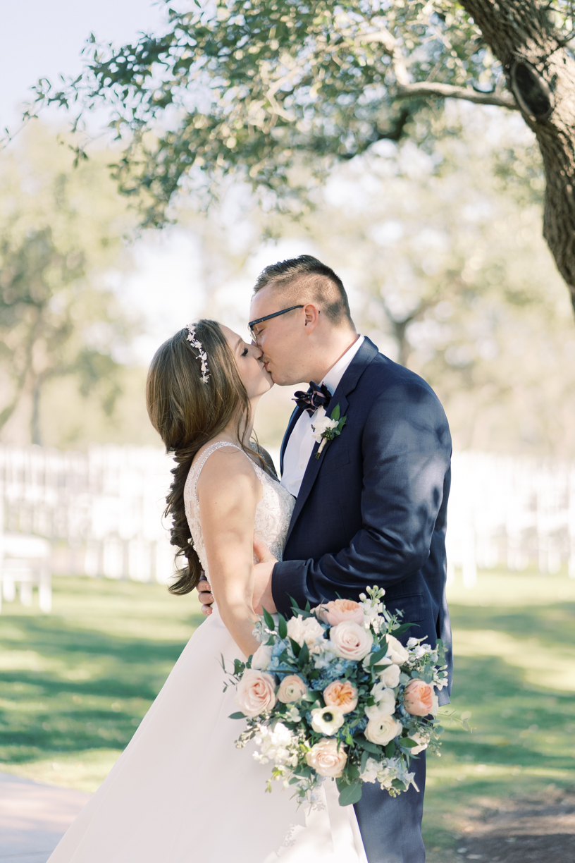 There are so many gorgeous first look locations at Canyonwood Ridge! Friends, it could not have been a more gorgeous day at Amanda & Austin's Canyonwood Ridge wedding day! You have to see!