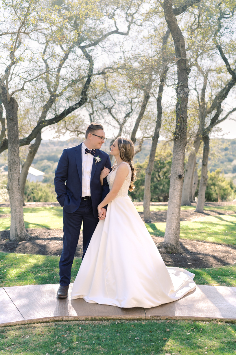 There are so many gorgeous first look locations at Canyonwood Ridge! Friends, it could not have been a more gorgeous day at Amanda & Austin's Canyonwood Ridge wedding day! You have to see!