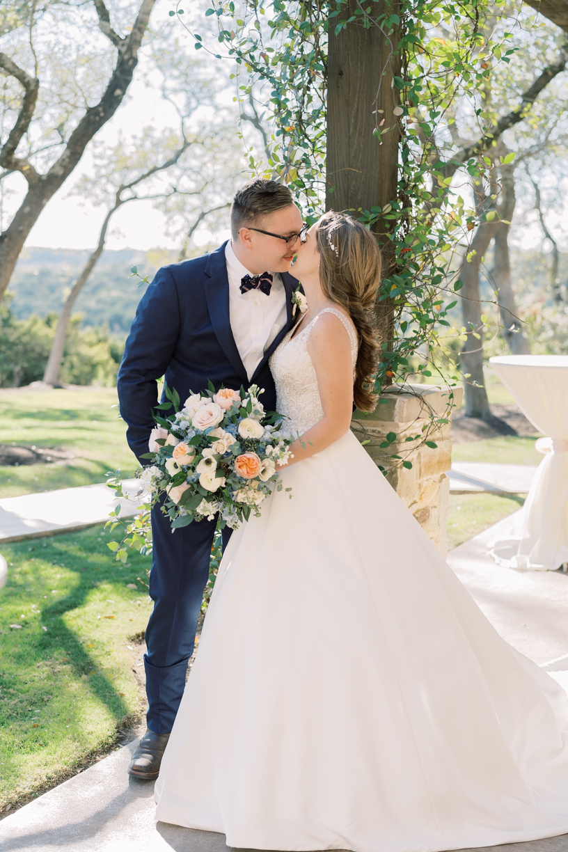 There are so many gorgeous first look locations at Canyonwood Ridge! Friends, it could not have been a more gorgeous day at Amanda & Austin's Canyonwood Ridge wedding day! You have to see!