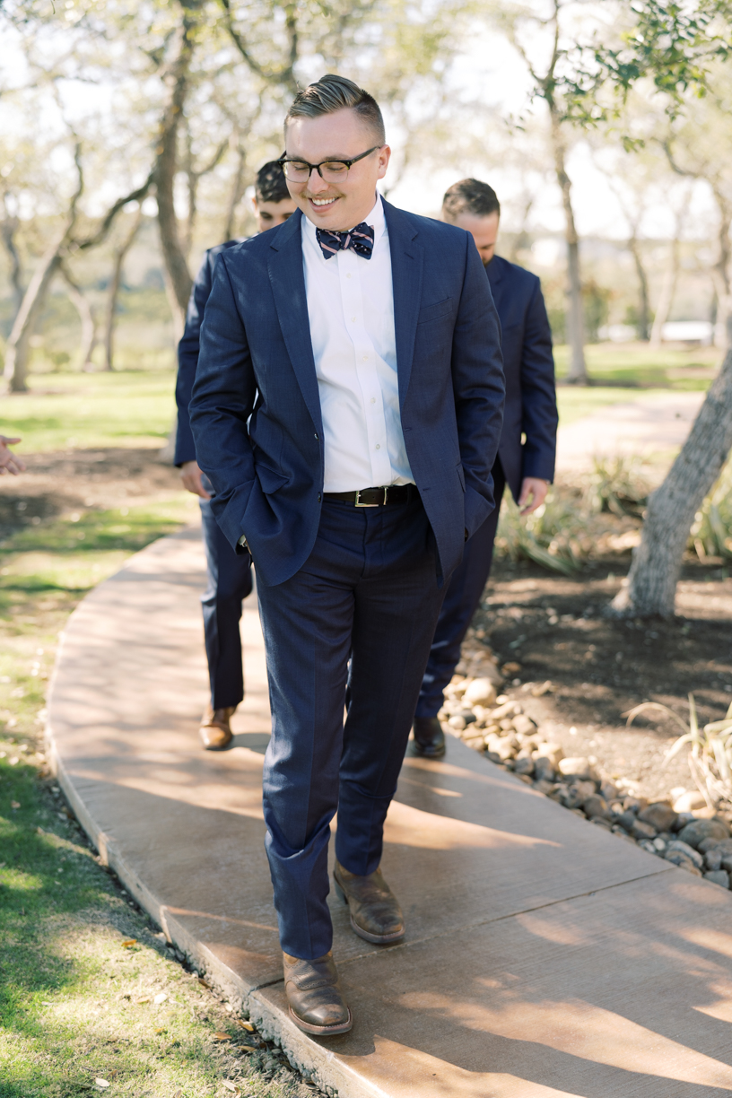 There are so many gorgeous portrait locations at Canyonwood Ridge! Friends, it could not have been a more gorgeous day at Amanda & Austin's Canyonwood Ridge wedding day! You have to see! 