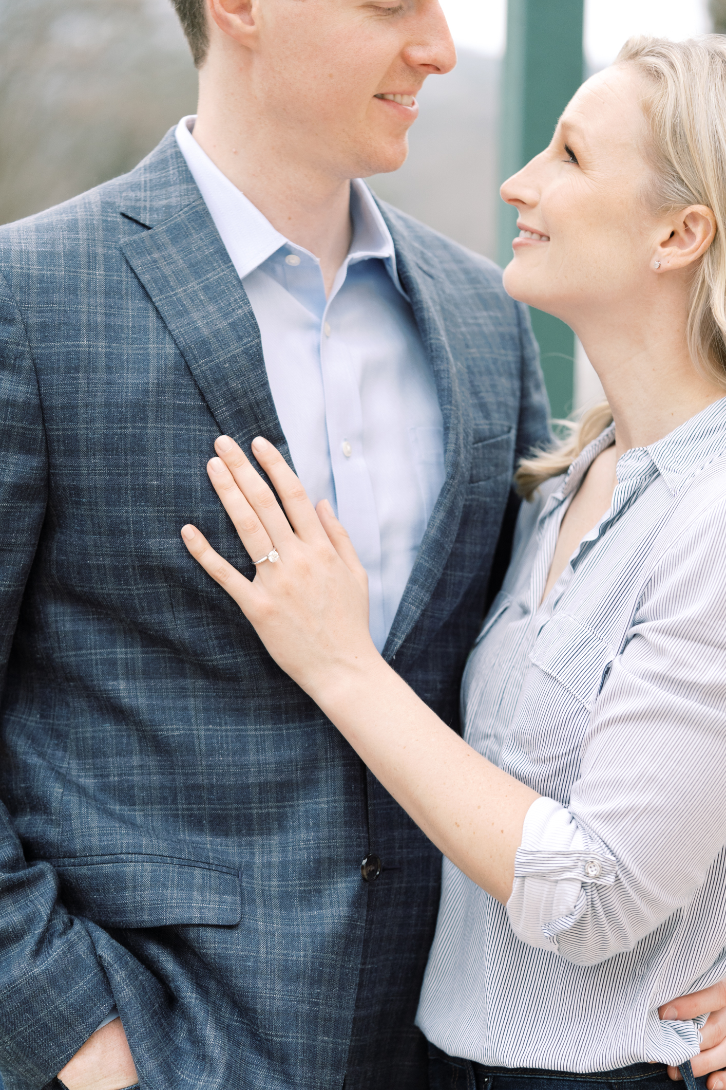 Formal Laguna Gloria engagement session in Austin, TX! This is my favorite engagement session location in ATX!! Can you see why??