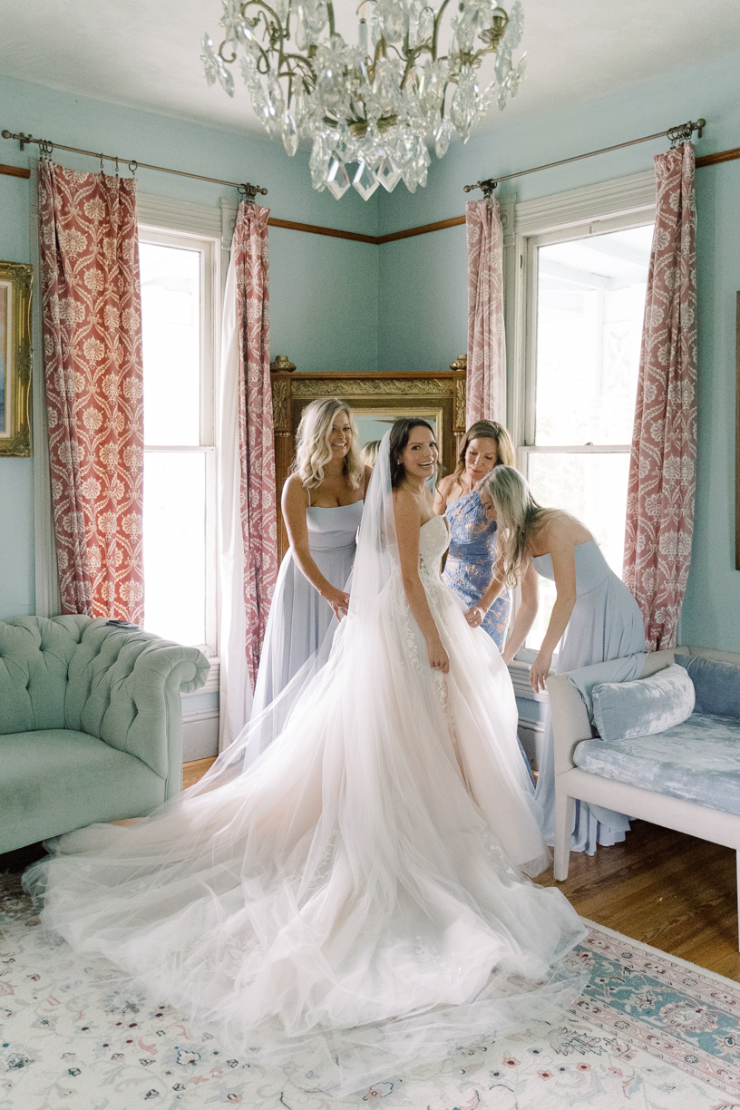 Getting Ready - Everything You Need to Know About Pre-Ceremony Photography On Your Wedding Day